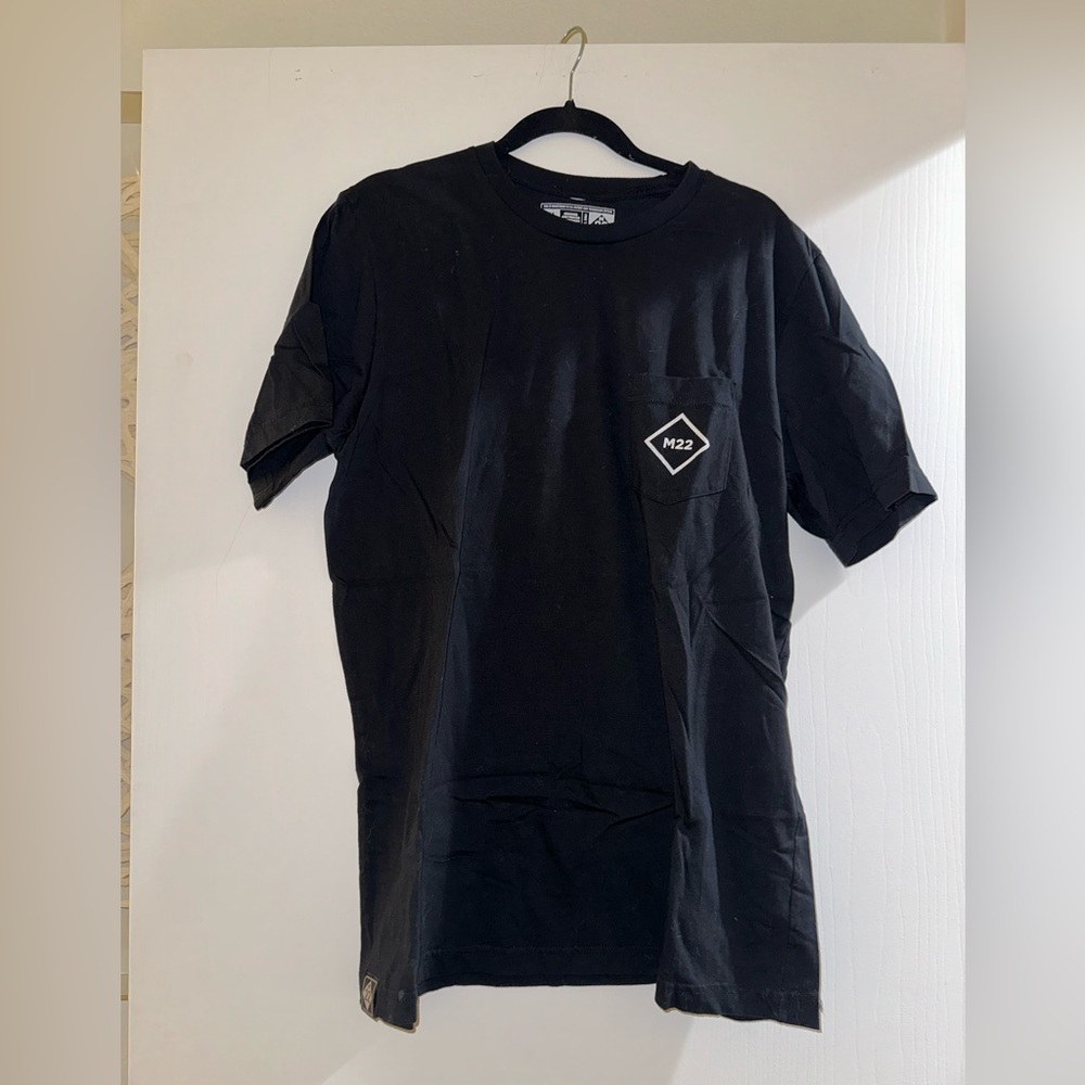 M22 Mens black short sleeve